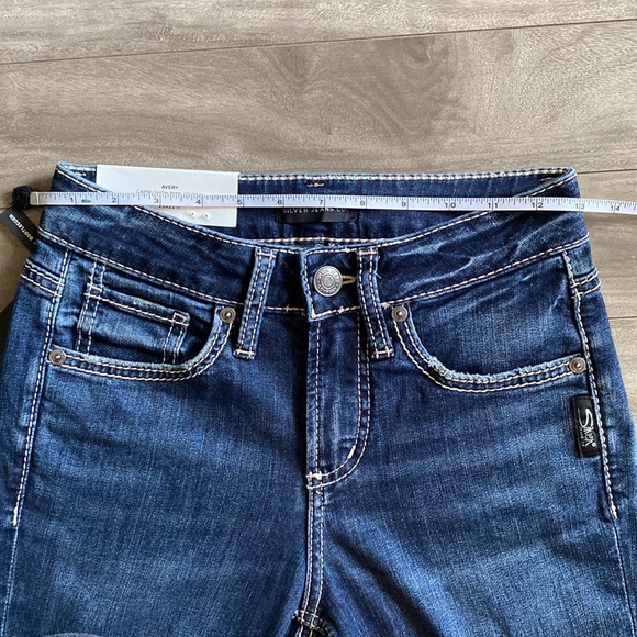 Silver Jeans Avery Capri/High Rose/Curvy - 25x22.5 - Picture 7 of 11